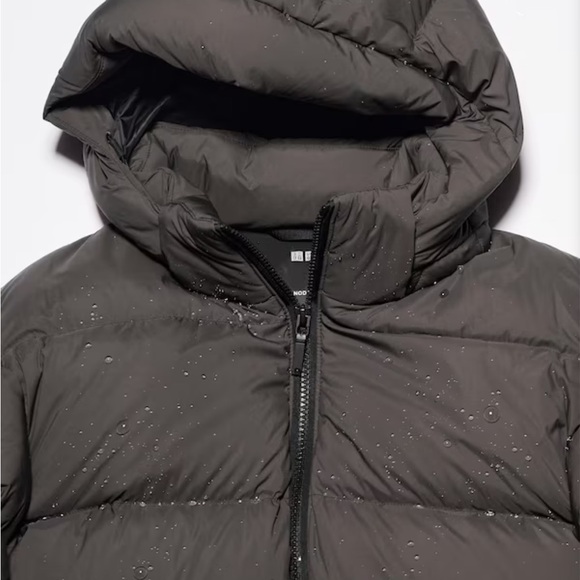Uniqlo Men’s XL Powder Soft Down Puffer Jacket Black Hooded Like New - Picture 6 of 17